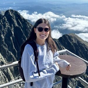 Meet your Posher, Stephanie